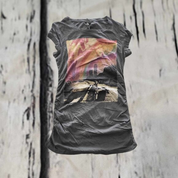 New Bench Women's Gray Graphic Design T-Shirt – Size Small - Picture 1 of 6